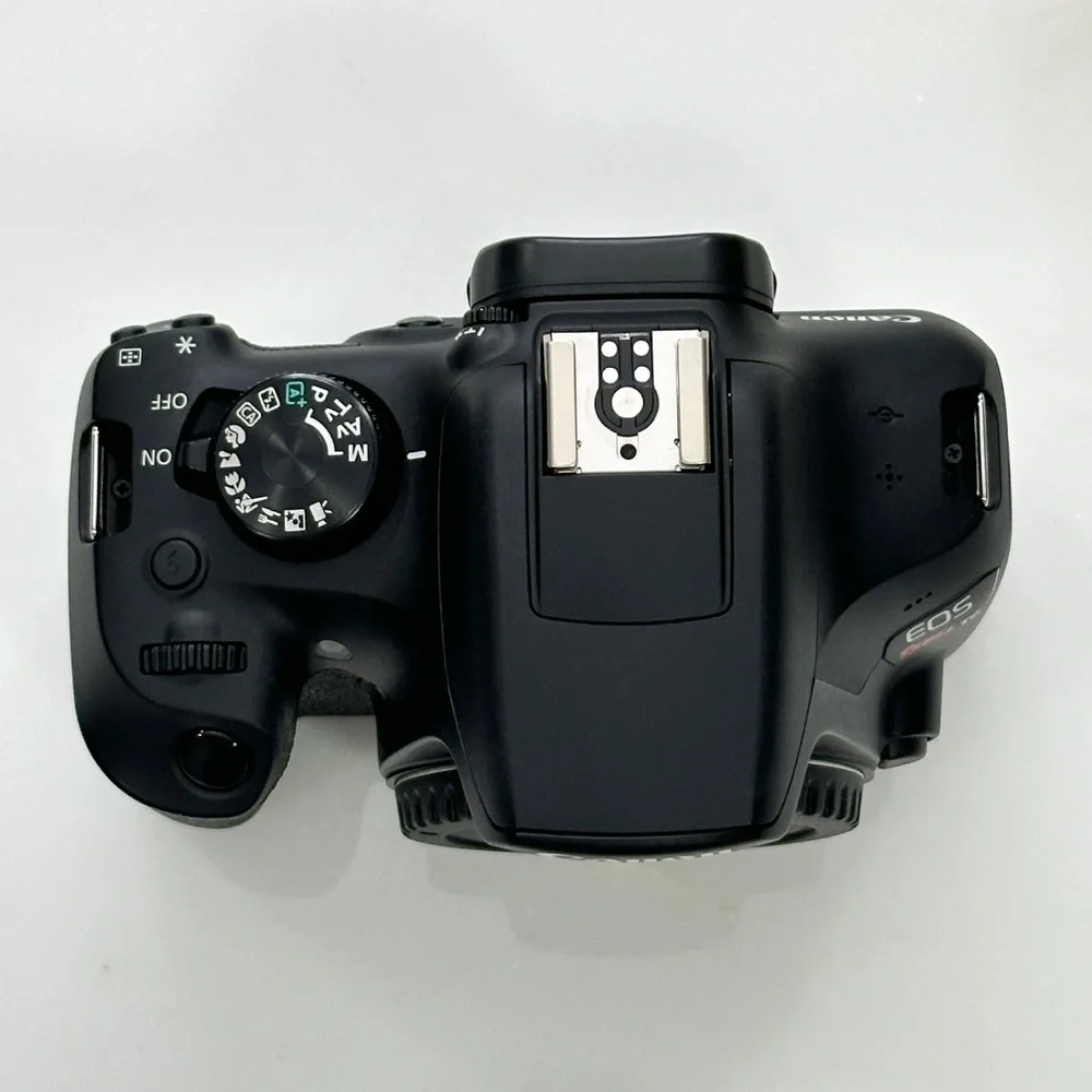 Canon EOS Rebel T6 + Bundle Kit - *MINT CONDITION* - SHUTTER COUNT ONLY 6,873!!!